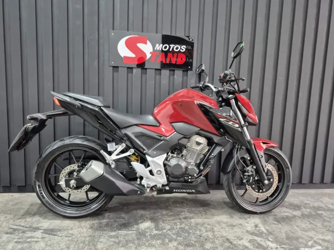 Honda CB 300F Twister 300 cc