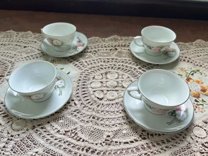 Xícaras de café antigas em porcelana Schmidt