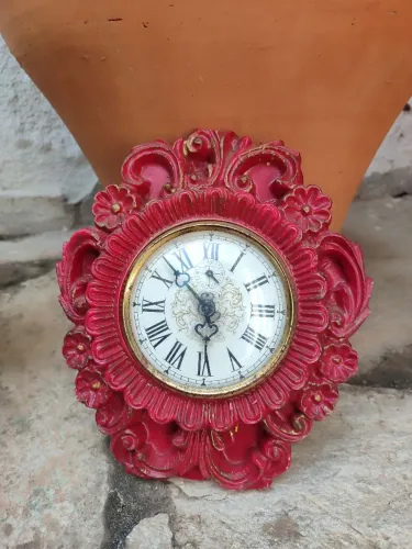 Relogio de parede em estilo classico