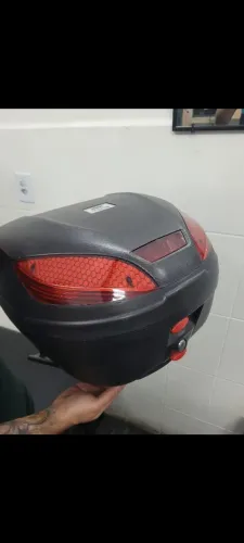 Vendo Baú com suporte para Moto Yamaha Fazer e Factor
