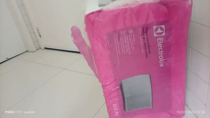 Microondas na caixa 220?