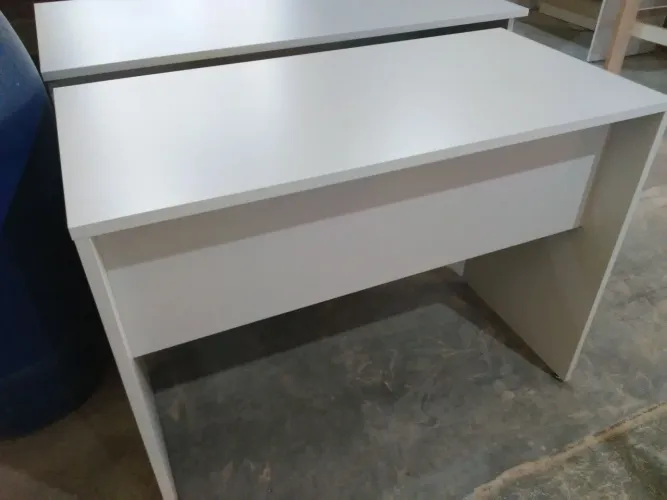 Mesa para escritório em MDF 18 Branco medidas 1,20*60*75