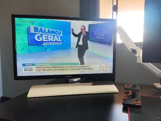 VENDO/TROCO Monitor TV Samsung 27"