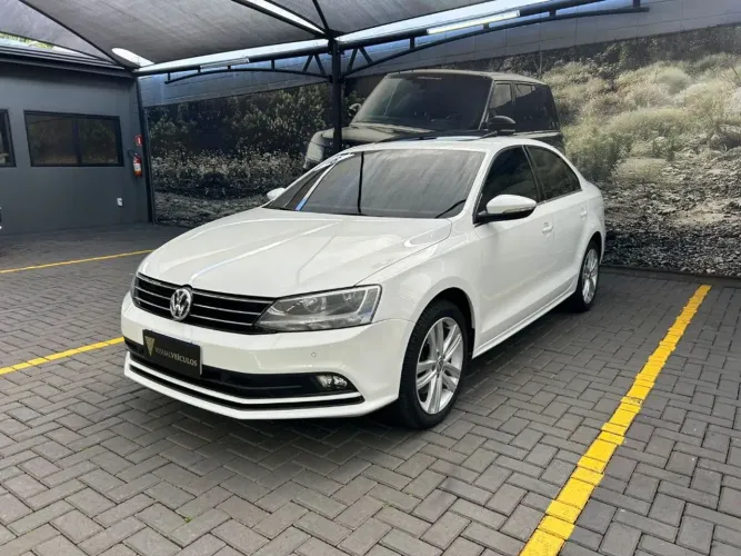 Volkswagen Jetta Highline TSI 2.0 8V 120cv Gasolina Tiptronic 2016