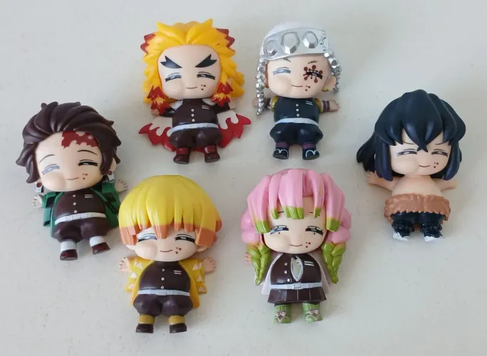 LOTE BONECOS MINIATURAS DEMON SLAYER DE BUCHINHO CHEIO COMILÕES MITSURI TENGEN INOSUKE