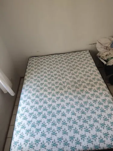 Cama box ( semi nova)