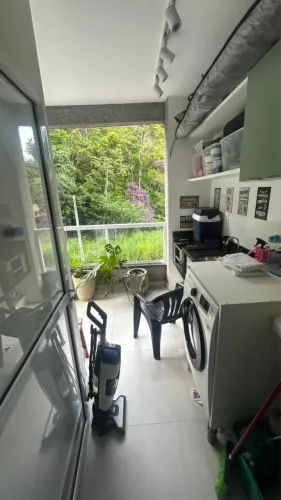 Apartamento na Praia Martim de Sá 2 Dorms, Varanda Ampla e Piscina | R$ 650.000