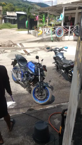Vendo ou troco moto muito boa.