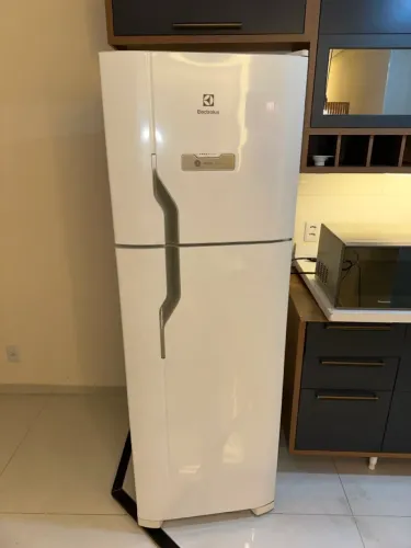 Geladeira Electrolux DFN41 371 Litros Frost Free
