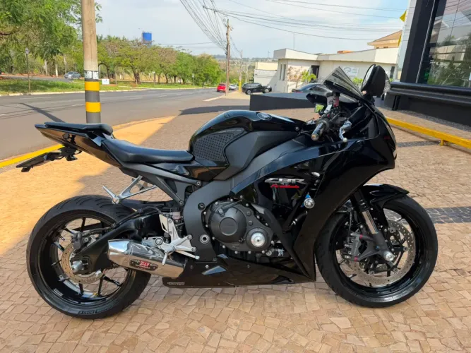HONDA CBR 1000 RR FIREBLADE
