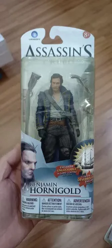 LOTE (COM 3 UNIDADES) ACTION FIGURES 100% ORIGINAIS FRANQUIA ASSASSINS CREED LACRADOS !!!