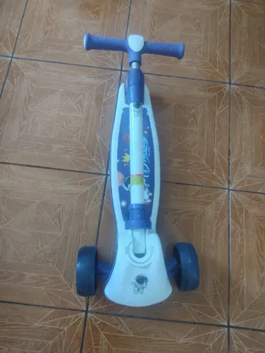 Patinete infantil com led