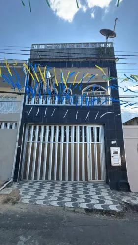 Sobrado para venda possui 288 metros quadrados com 3 quartos em Compensa - Manaus - AM