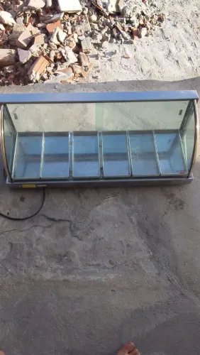 Estufa para salgados pegando perfeitamente, nova pouco tempo de uso. R$480,00..