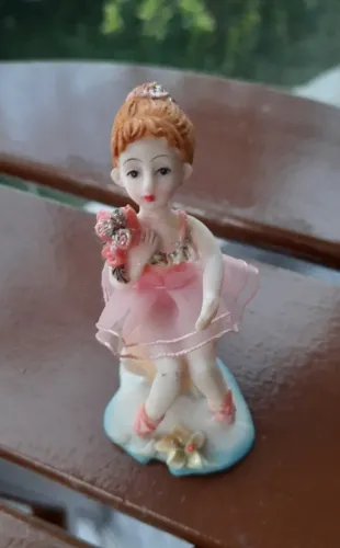 Biscuit antigo representando bailarina enfeite de mesa antigo 10cm altura
