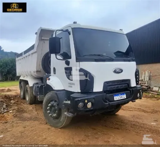 Caminhão Ford CARGO 2629 E 6x4 - Caçamba