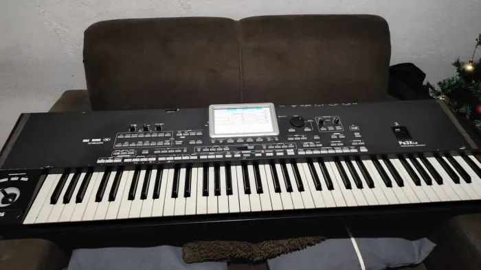 KORG PA3XLE-Aceito Troca em Yamaha SX600 Com Volta.