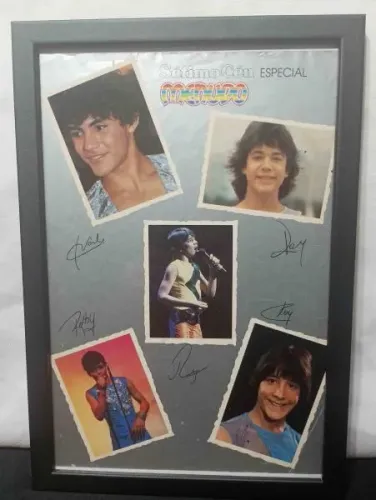 Quadro pôster do Menudo emoldurado e autografado