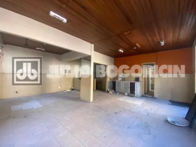 Sobrado : / Comercial / Copacabana