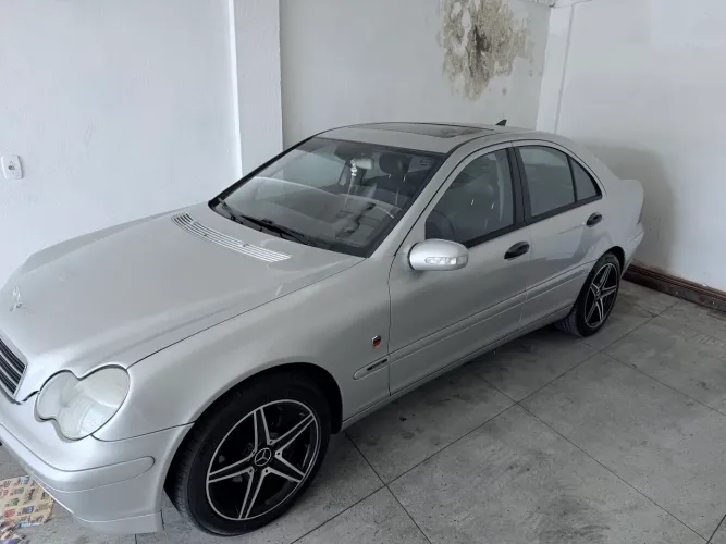 Mercedes-Benz C-180 Kompressor Classic 1.8 16V 143cv 2003