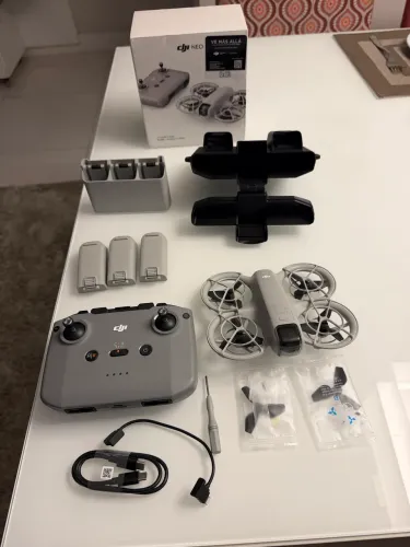 DJI Neo Fly More Combo - Excelente Estado