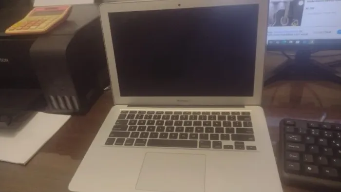 Vendo Mackbook Air Com Defeito Para Conserto ou Retirada de Peças