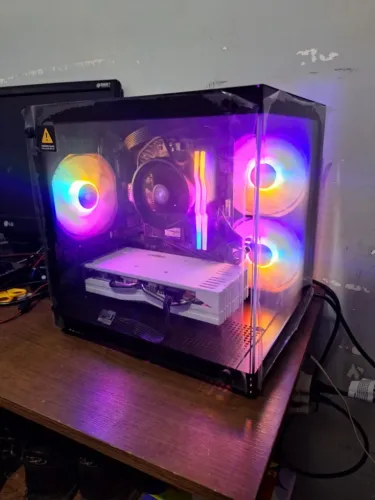 PC Gamer Aquário Ryzen 5 + RX 580 8GB + 16GB RAM + SSD 1TB