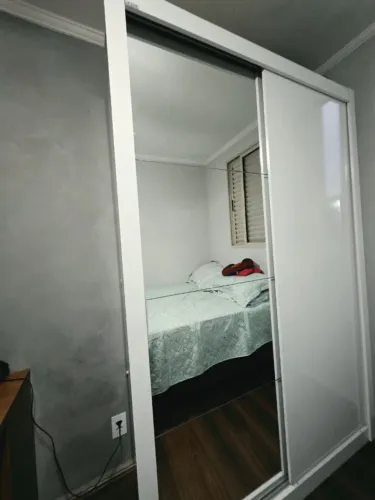 Guarda Roupa Solteiro porta de correr com espelho