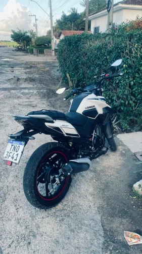Moto 2026 bem conservada e km baixo