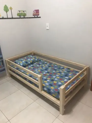 Cama infantil montessoriana