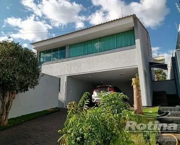 Casa para alugar, 3 quartos, Tabajaras - Uberlândia/MG - Rotina Imobiliária