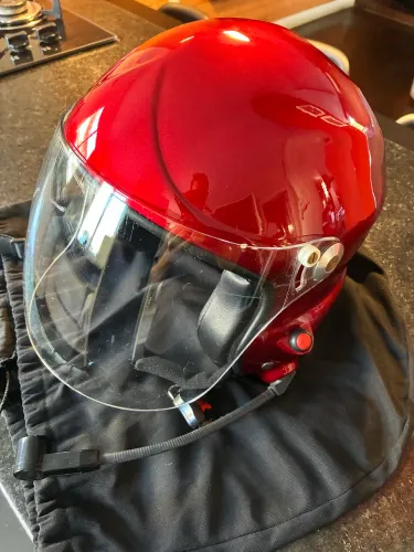 Capacete com microfonia, parapente, paramotor.