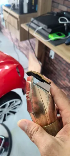 Máquina de cortar cabelo Babyliss pro Usada