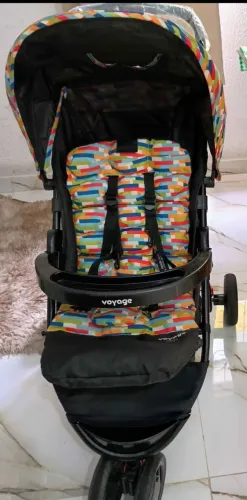 Carrinho de bebê de passeio