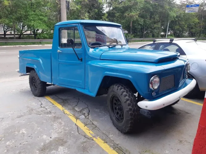 Ford F-75 4X2 2.6 V12 1975