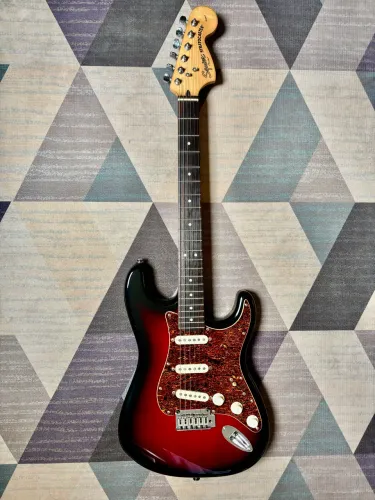 Guitarra Squier Standard Sunburst