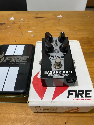 Pedal Preamp/ Drive Bass Pusher - Fire