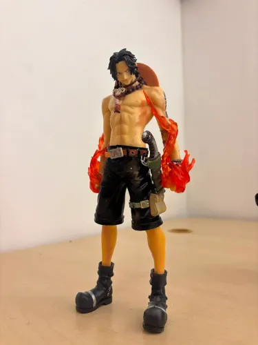 action figure de Portgas D. Ace da série One Piece