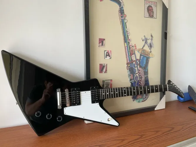 Gibson Explorer Ressue 1976