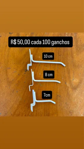 Gancho para painel canaletado 