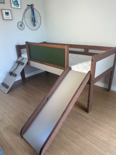 CAMA DE SOLTEIRO COM ESCORREGADOR E ESCALADA