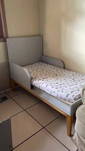 Vendo Berço/Mini Cama + Colchão semi novo