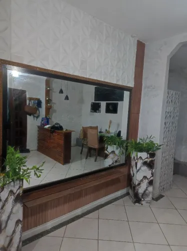 Vendo espelho grande com moldura