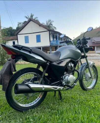 Honda fan 150 ano 2011 Bem conservada!