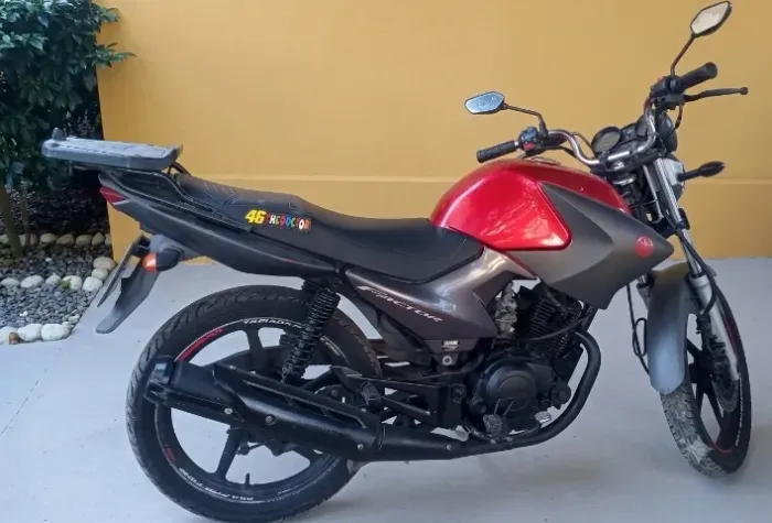 Sua Liberdade é com essa Ybr Factor 2009. 