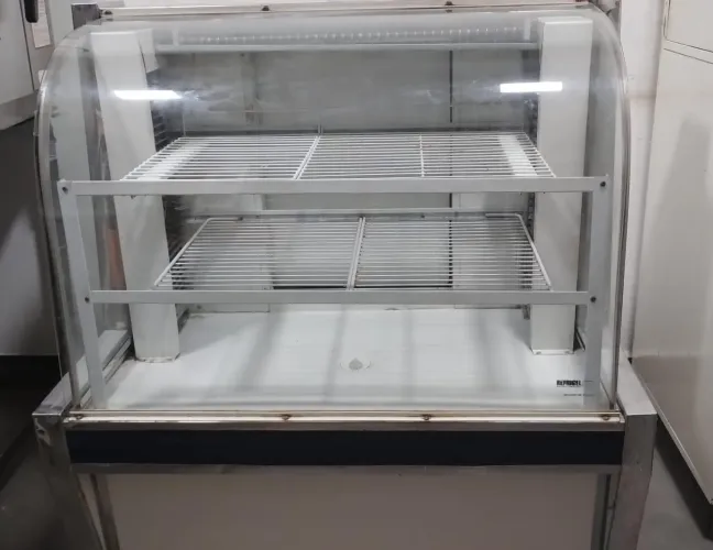? VITRINE REFRIGERADA - OPORTUNIDADE!