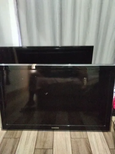 TV Samsung LN40D550K7G 40" - Apenas Para Retirada De Peças