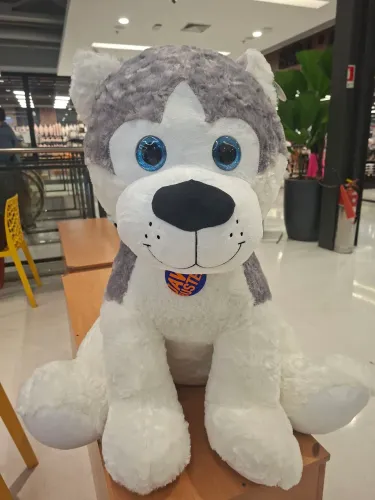 Cachorro pelúcia gigante