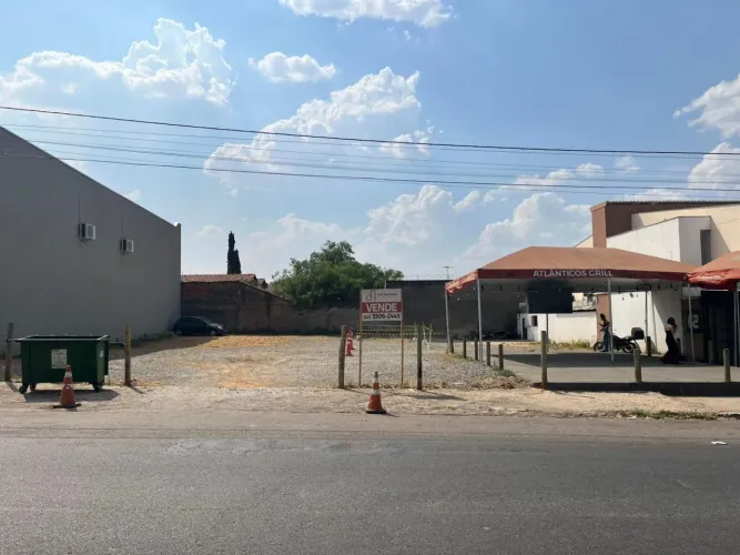 Terreno comercial à venda na Avenida Ipanema no Jardim Atlântico