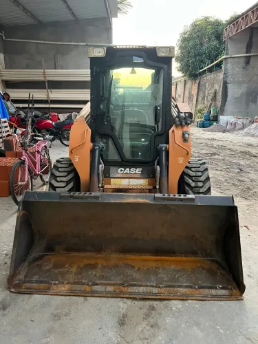 MINI CARREGADEIRA CASE SR175 RELÍQUIA 